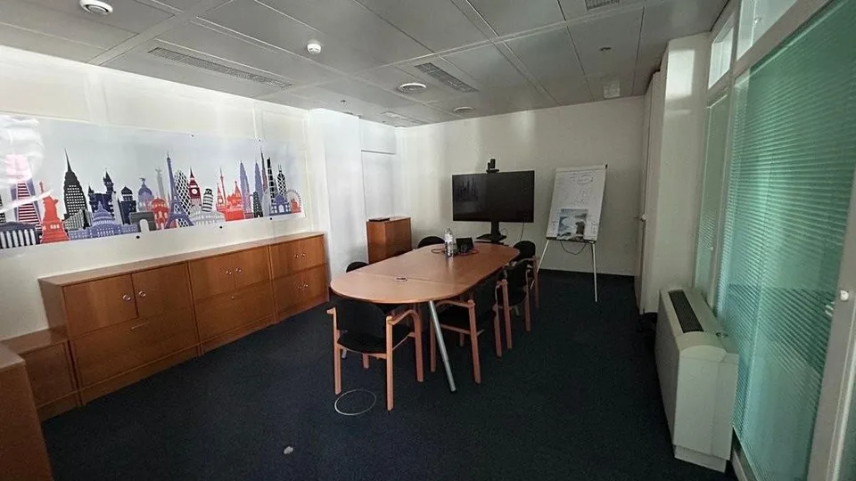 Surface Bureau 18m2 - 4ème étage - GBC
