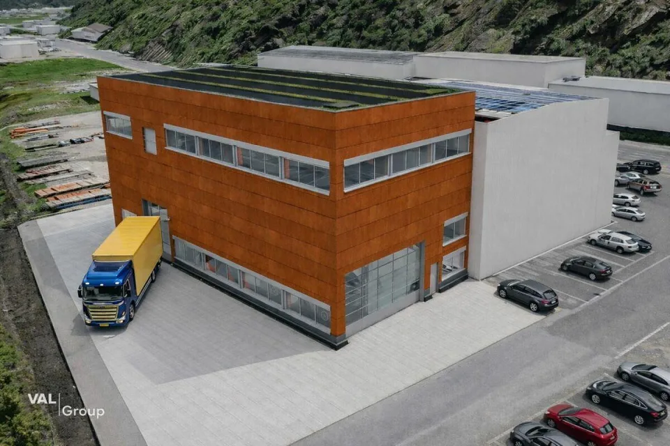 Hochwertige Gewerbehalle mit flexiblen Nutzungsmöglichkeiten an bes...