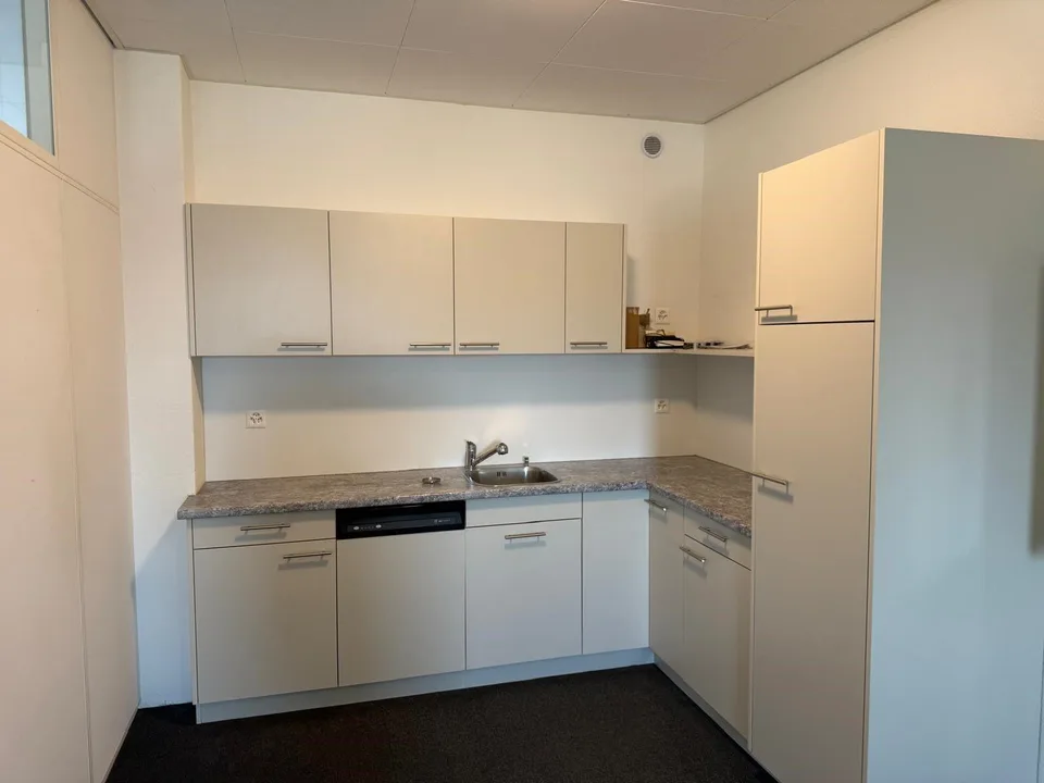 309m² Büro in Baar zu vermieten