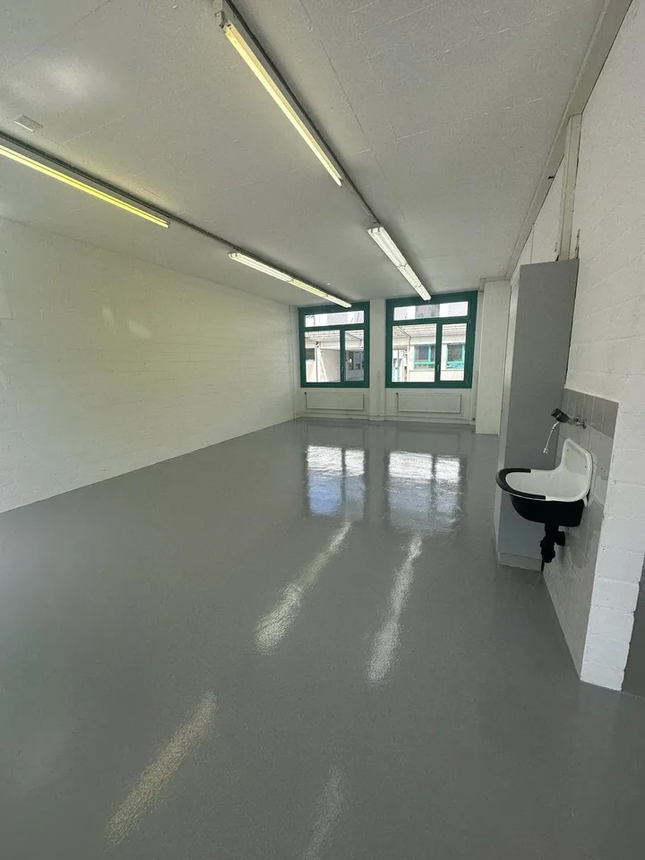 Gewerberaum mit eigenem Zugang und Laderampe – foto 7 di 9