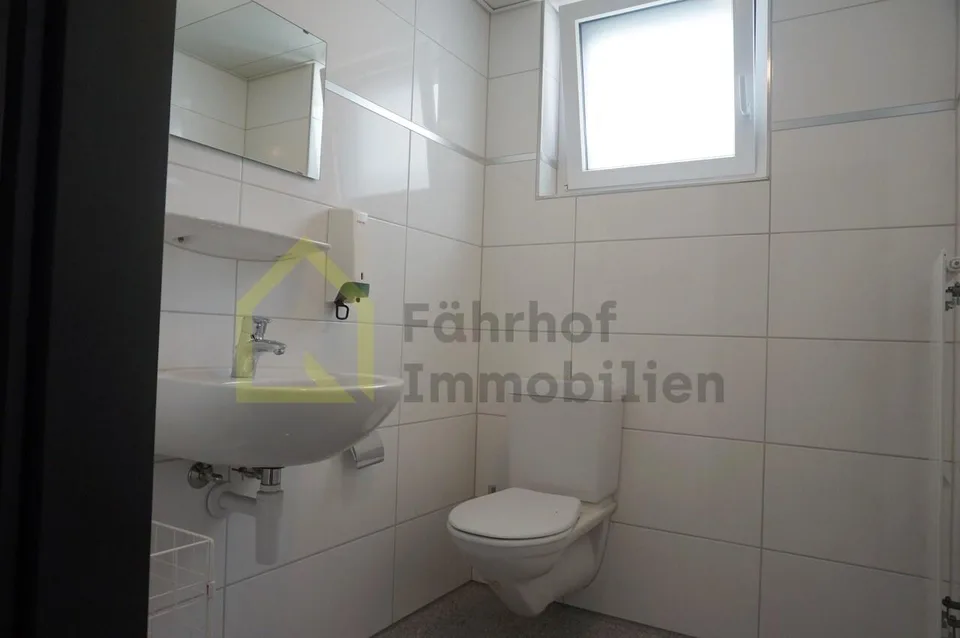 Heller Büroraum an zentraler Lage mit Terrasse – foto 7 di 11