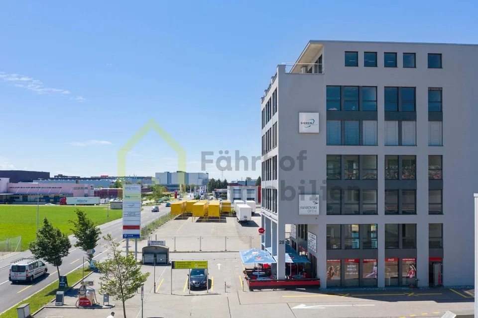 Heller Büroraum an zentraler Lage mit Terrasse