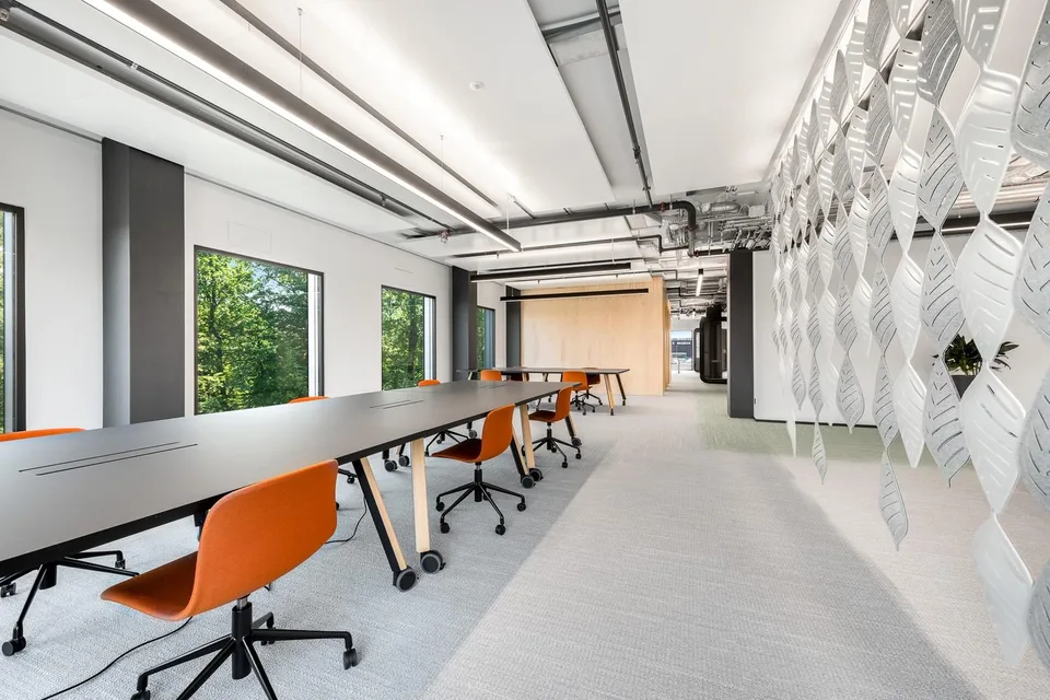 R2 Tower - Bringen Sie Ihr Unternehmen hoch hinaus! – photo 12 of 12