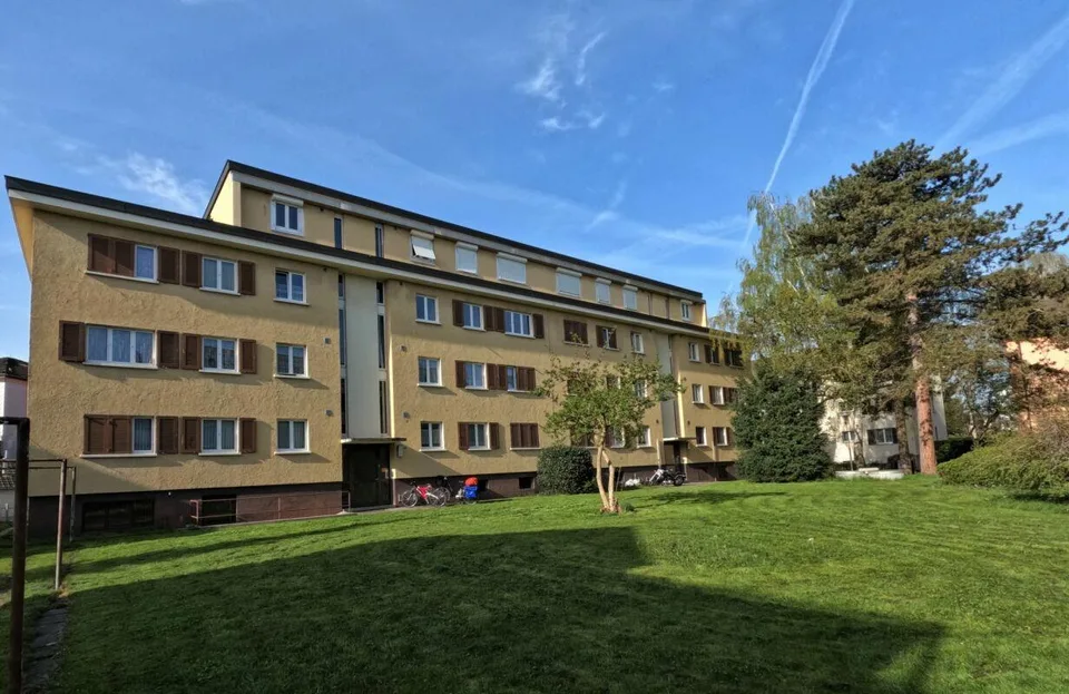 Geräumige und helle 4 Zimmer Wohnung in Zentrumsnähe