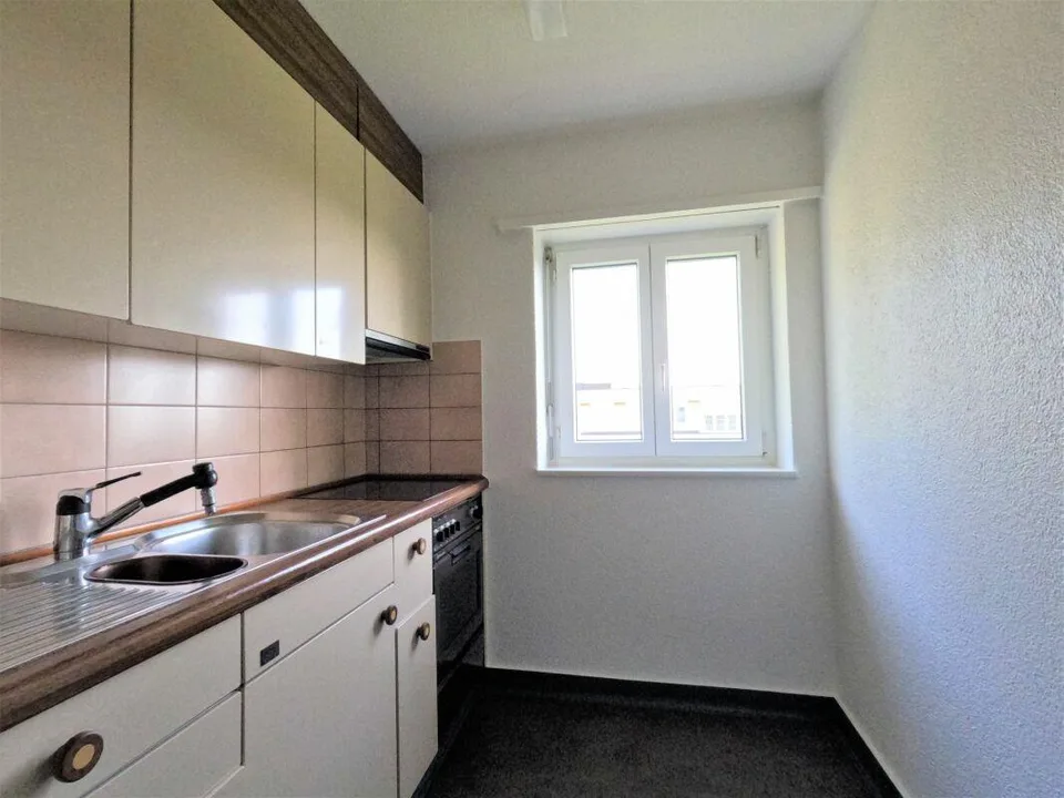 Geräumige und helle 4 Zimmer Wohnung in Zentrumsnähe