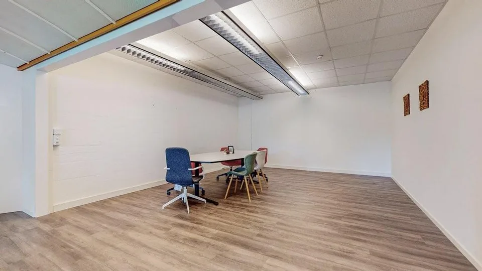 Büroraum sucht neuen Mieter – foto 7 di 9
