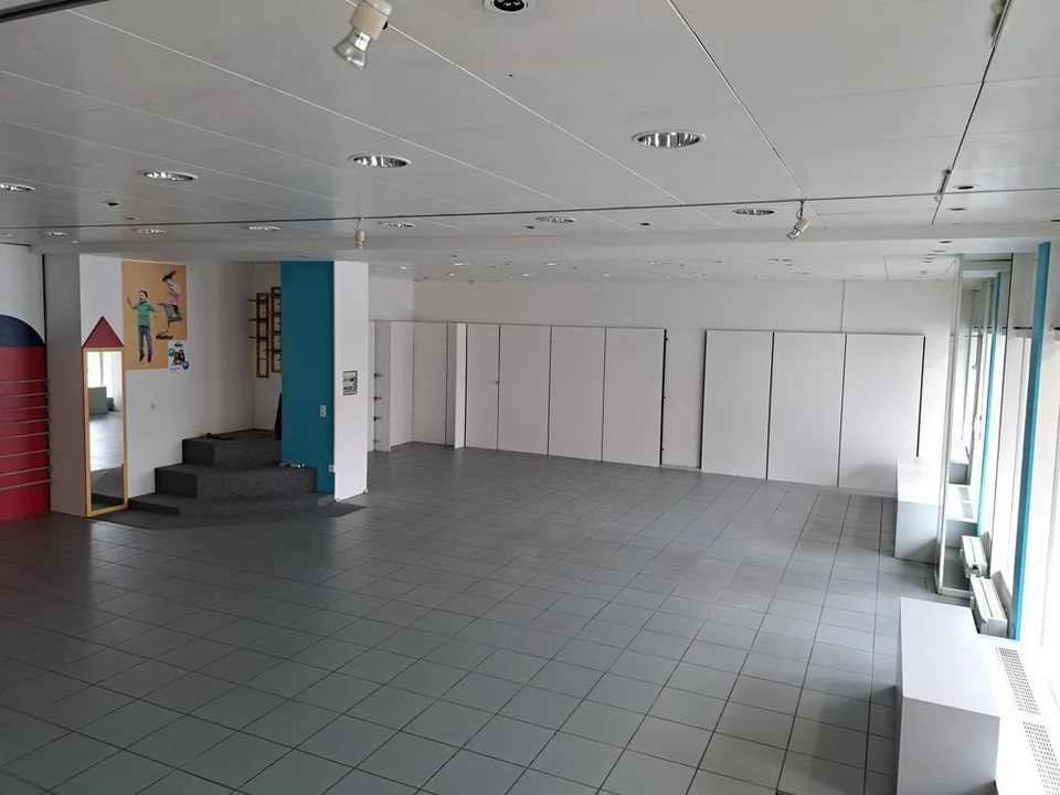 Grosse Ladenlokal im Einkaufszentrum Aesch