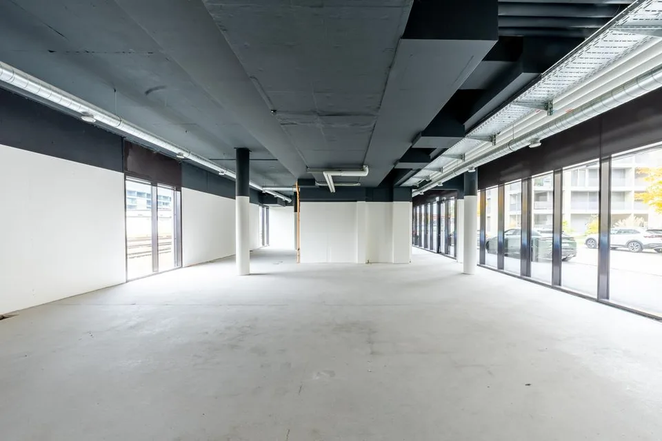 103m2 bis 230m2 Gewerbe-/Bürofläche direkt am Bahnhof zu vermieten