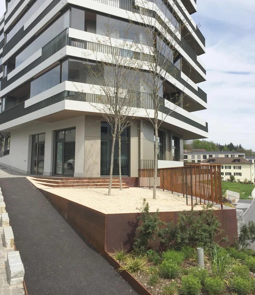 Vielseitiges Gewerbe auf zwei Etagen – im Zentrum von Emmenbrücke