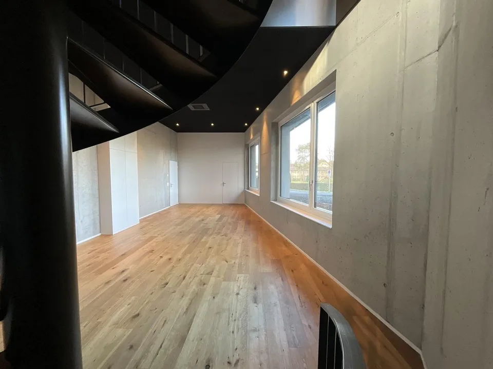 Vielseitiges Gewerbe auf zwei Etagen – im Zentrum von Emmenbrücke – photo 9 of 12