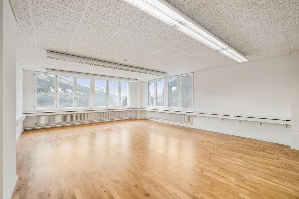 Attraktive Büroflächen mit wunderschöner Seesicht