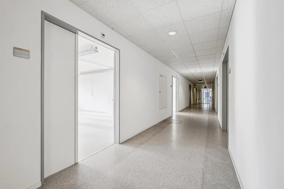 Attraktive Büroflächen mit wunderschöner Seesicht – Foto 7 von 9