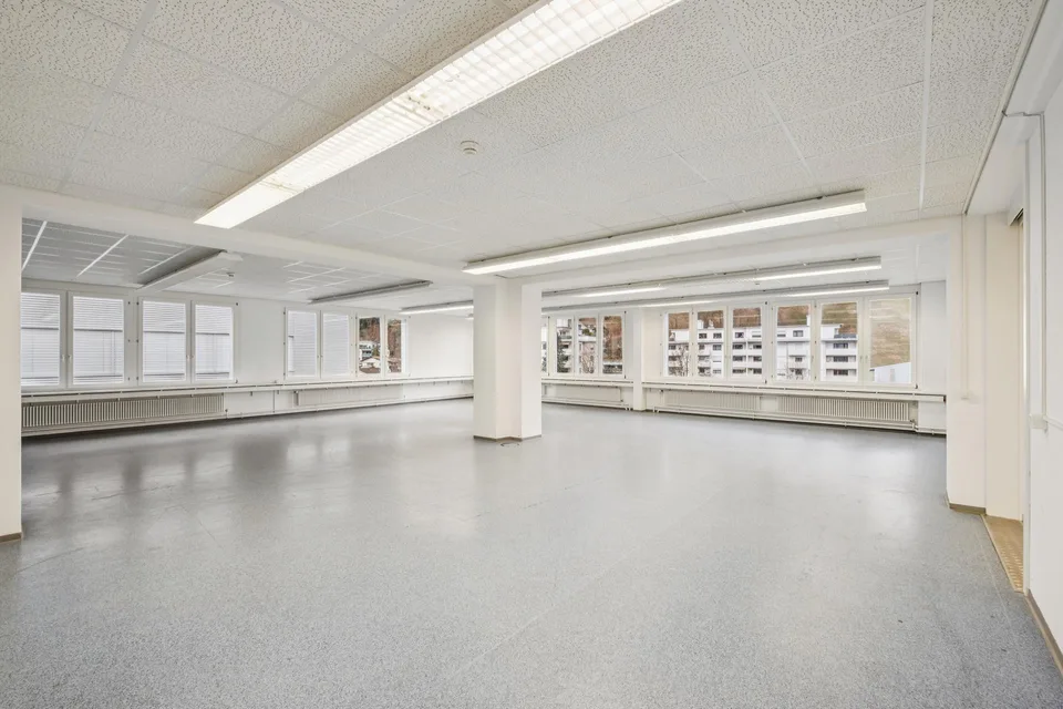 Attraktive Büroflächen mit wunderschöner Seesicht – Foto 6 von 9