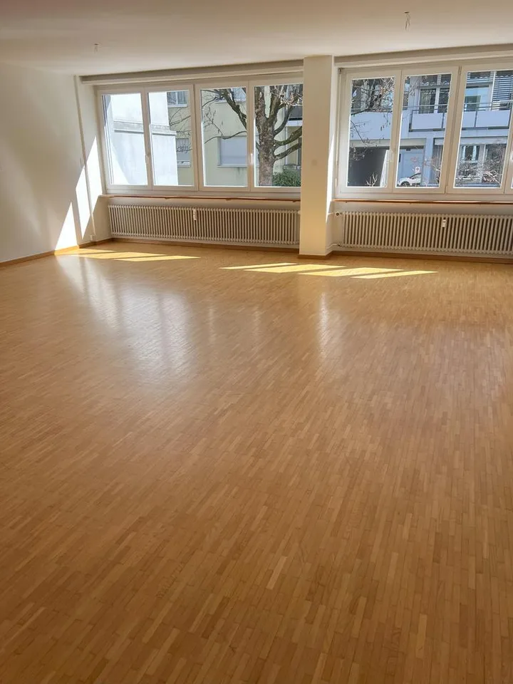 Helle Gewerberäumlichkeiten im Gundeli