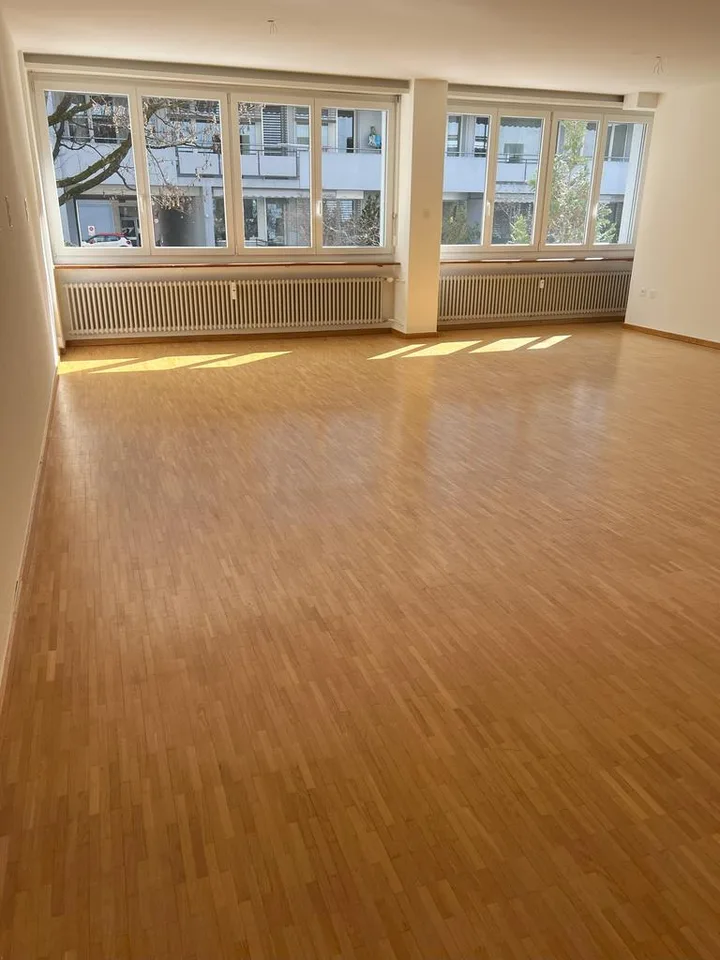 Helle Gewerberäumlichkeiten im Gundeli