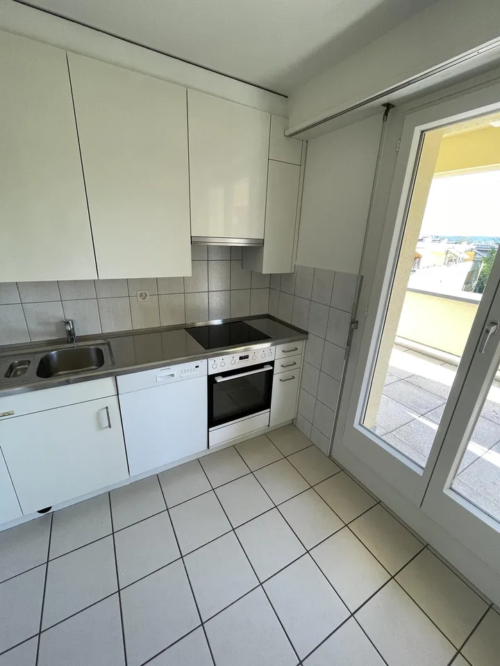 3 1/2 Z'-Attika-Wohnung im DG mit grosser Terrasse
