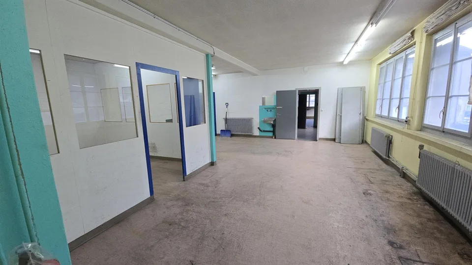 Lagerraum im Obergeschoss mit Licht, Strom, Heizung, Toilette