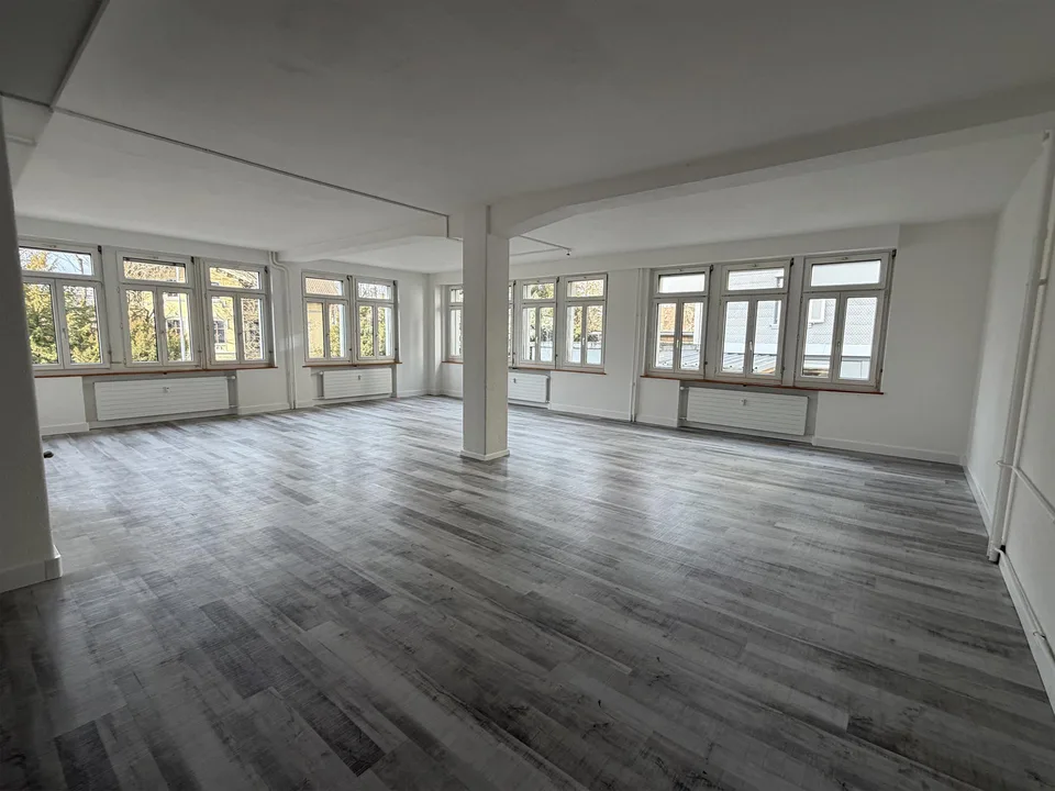 180 m2 Gewerberäume