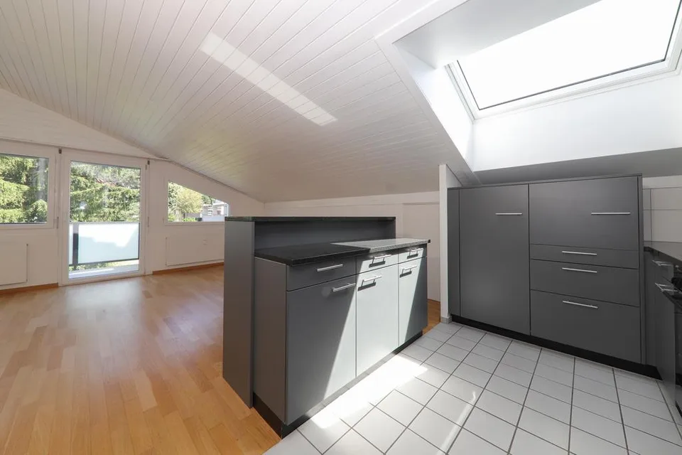 Moderne 2.0-Zimmer-Dachwohnung mit Charme