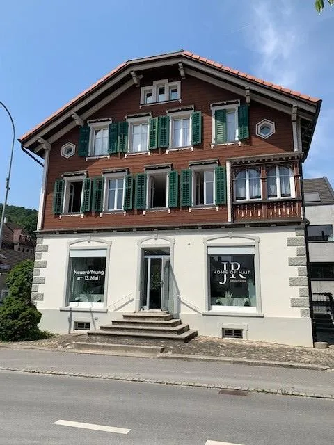 Gemütliche 3 1/2 Zimmer Altbau-Wohnung mit Charme