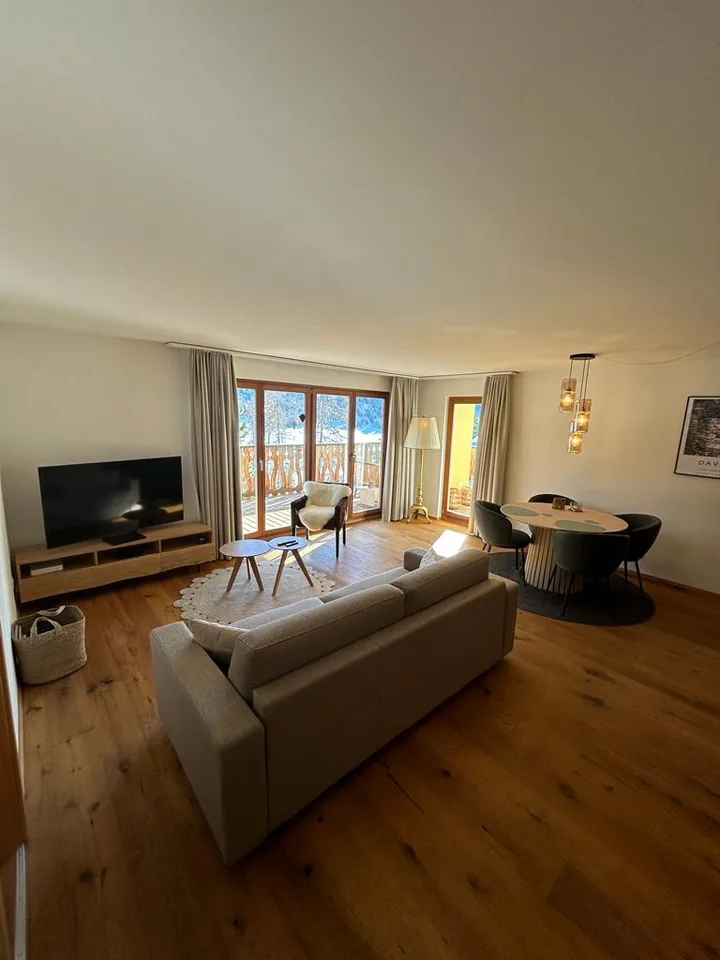 Sommer-Saison-Miete 2 1/2 Zimmerwohnung