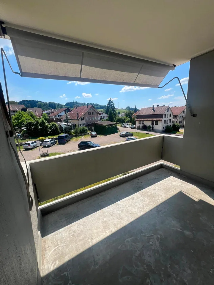 Renovierte 4.5-Zimmerwohnung - Höhenstrasse 3, 8344 Bäretswil