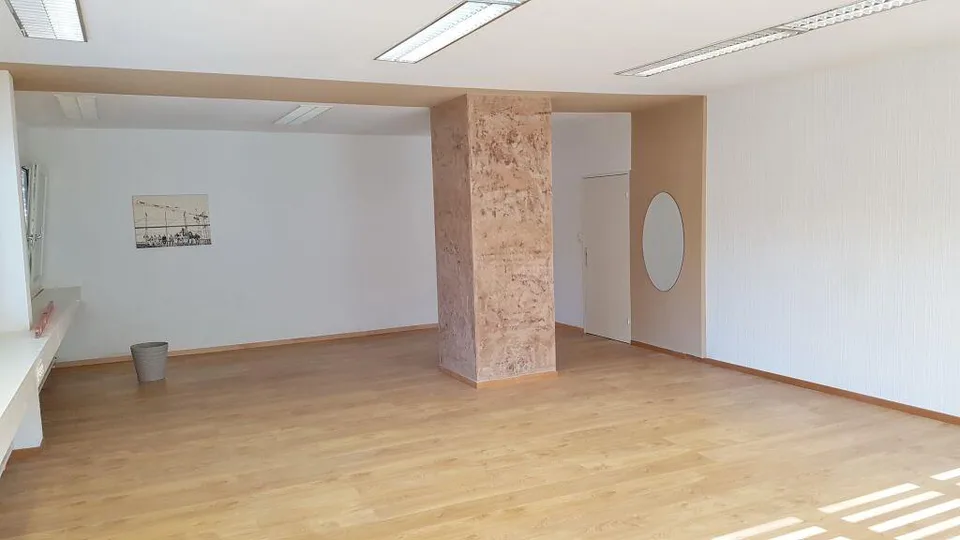Helles Büro