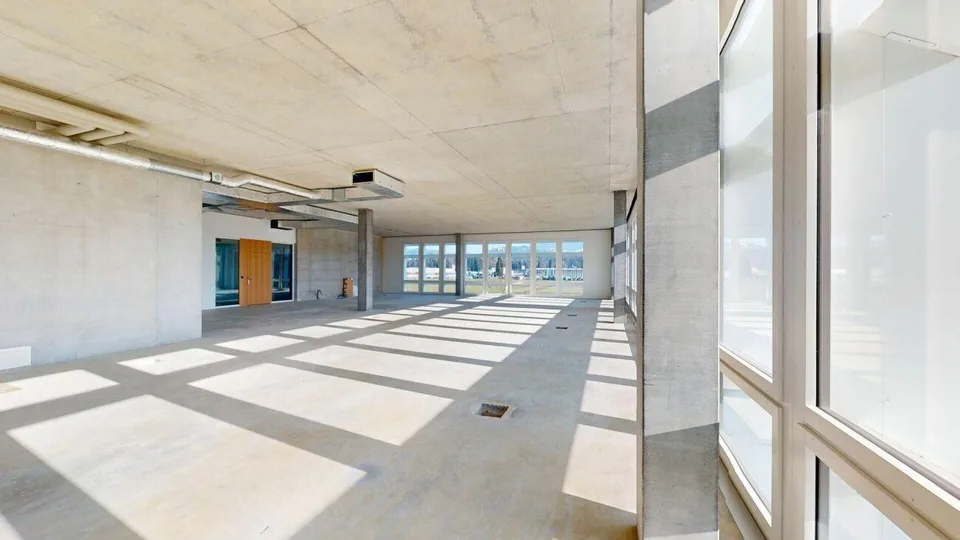 Vielseitige Gewerbefläche im Edelrohbau an top Lage