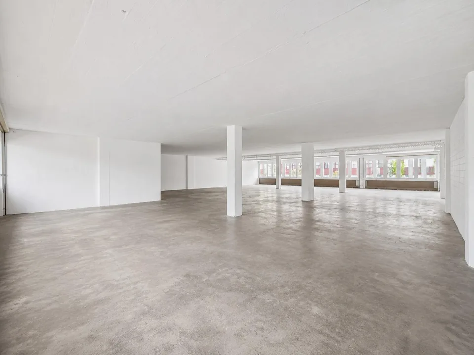 Flexible 488 m² Geschäftsfläche für Büro, Atelier, Showroom oder La...