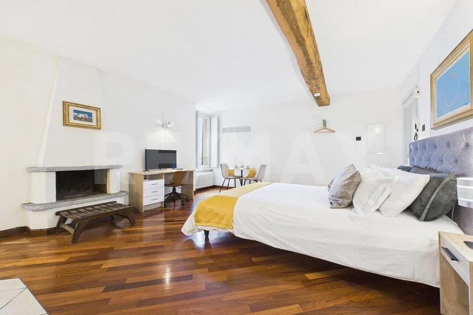 Elegante 1½ locali con vista lago a Morcote