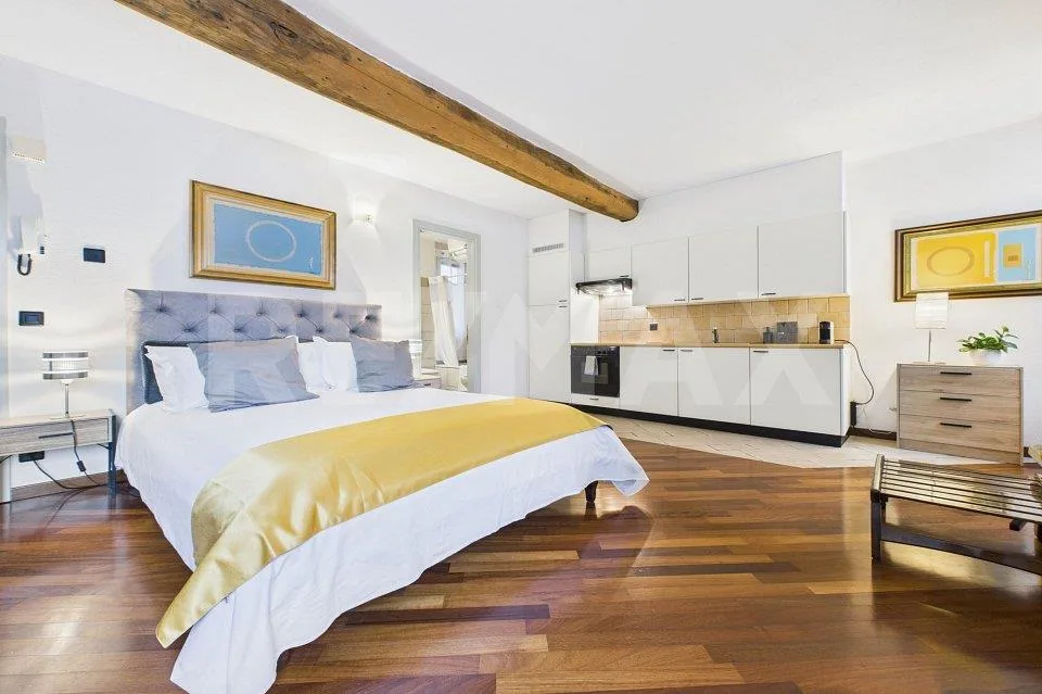Elegante 1½ locali con vista lago a Morcote