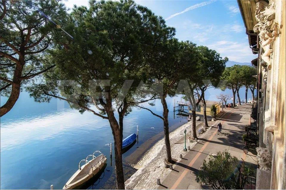 Affascinante appartamento di 2½ locali con splendida vista lago nel...