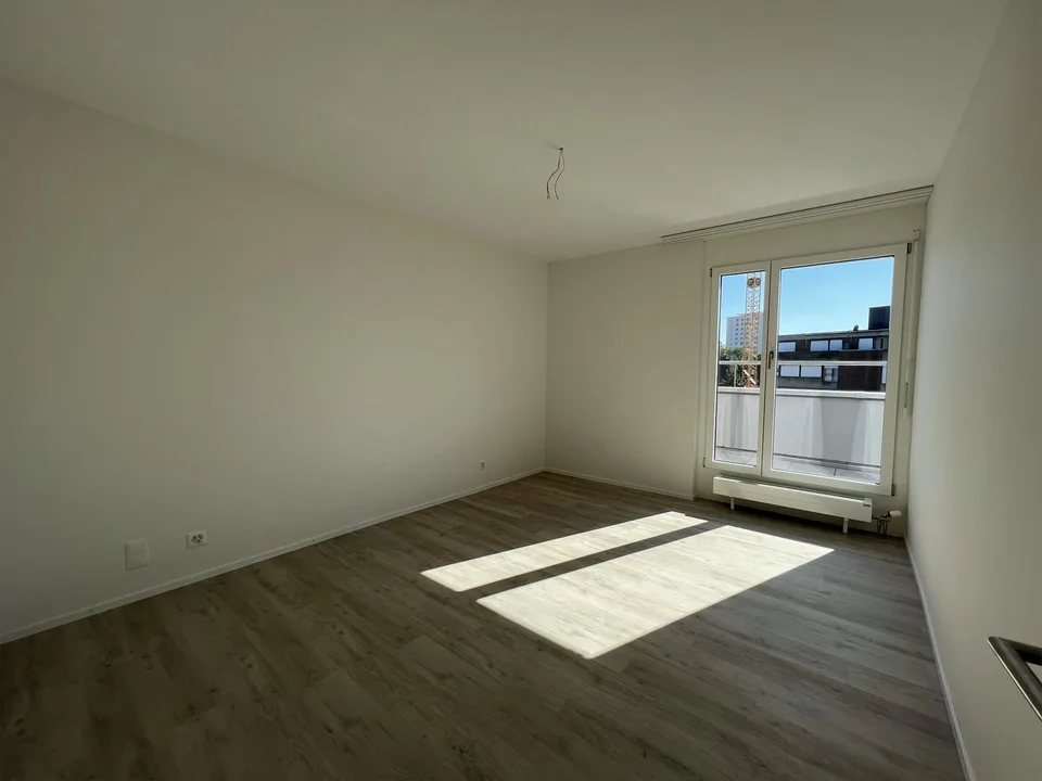 Neu sanierte 3.5  Zimmerwohnung Attika  im St. Johann-Quartier