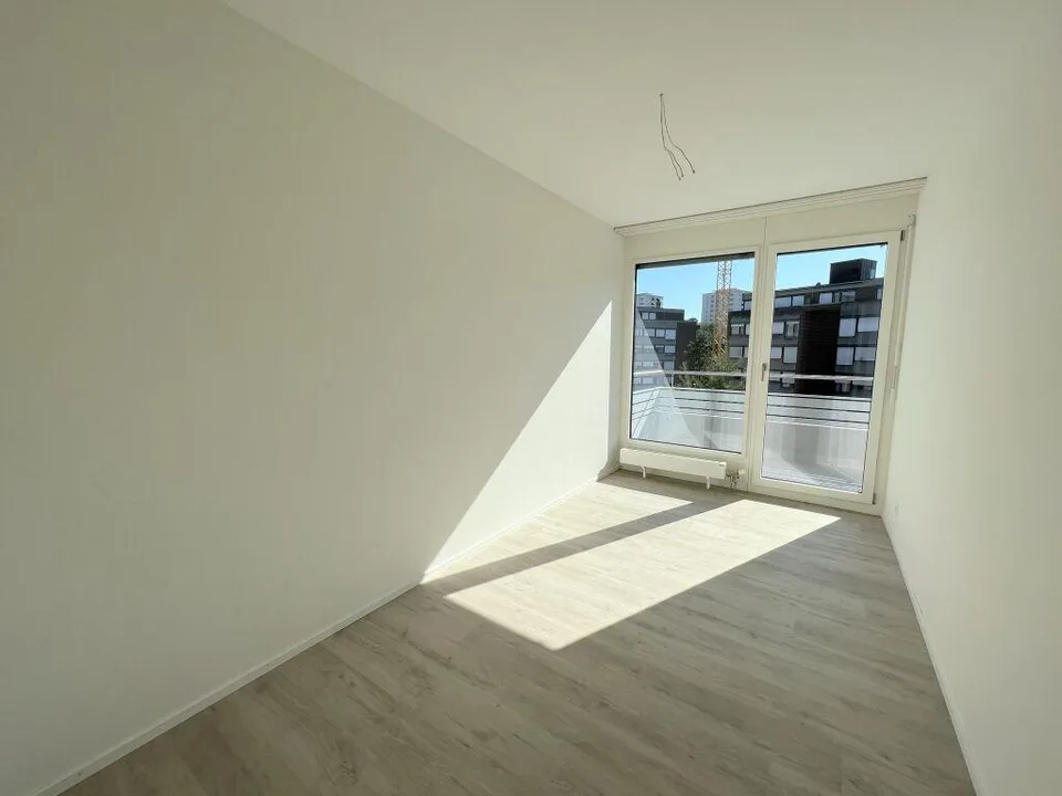 Neu sanierte 3.5  Zimmerwohnung Attika  im St. Johann-Quartier