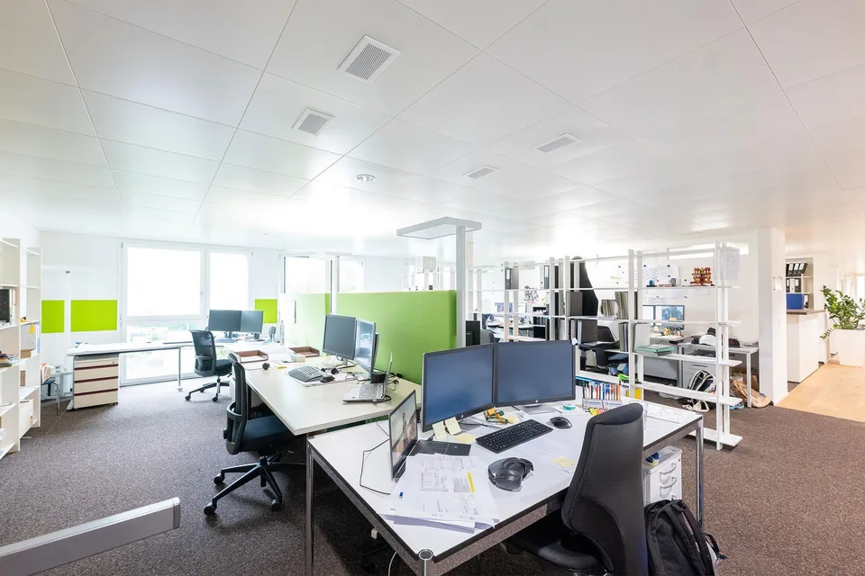 Moderne und helle Büro- oder Praxisräume im Herzen von Brunnen