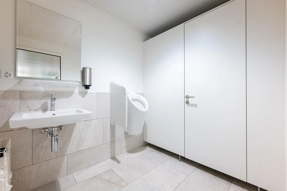 Moderne und helle Büro- oder Praxisräume im Herzen von Brunnen