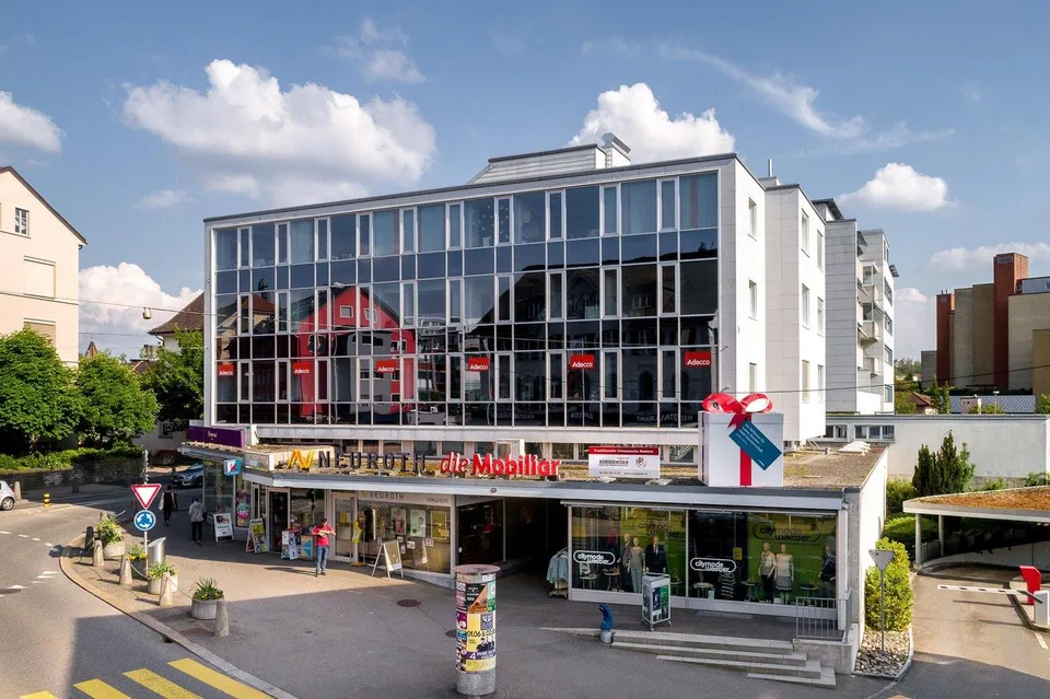 Zentral gelegen - helle und flexible Büroräumlichkeiten in Wohlen -...