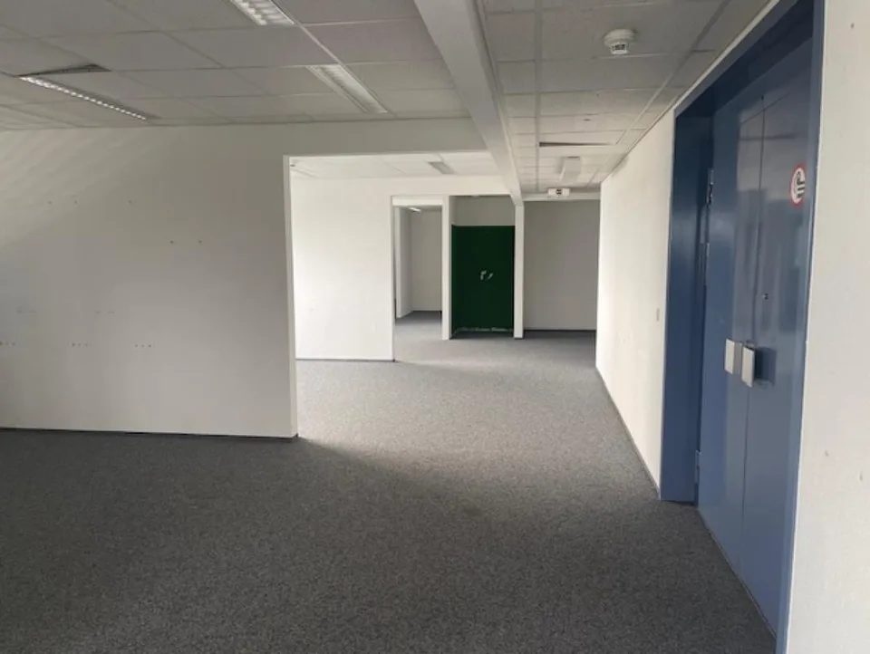 Attraktive Bürofläche mit herrlicher Alpensicht 665 m2 – Foto 8 von 11