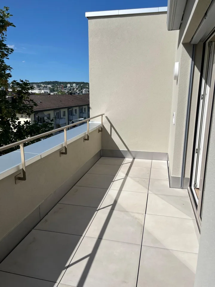 ERSTVERMIETUNG 4.5- Zimmer-Attika-Wohnung, 8048 Zürich zu vermieten