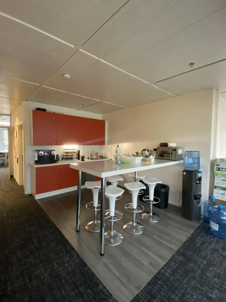 Bureaux de 677 m2- 3ème étage- au Geneva Business Center à Lancy – photo 6 of 9