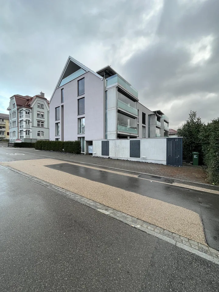 Aussenparkplatz an der Bruggwaldstrasse