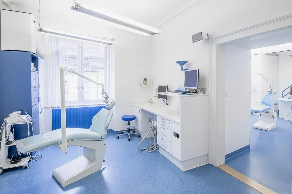 Praxisgeeigneter Gewerberaum an zentraler Lage