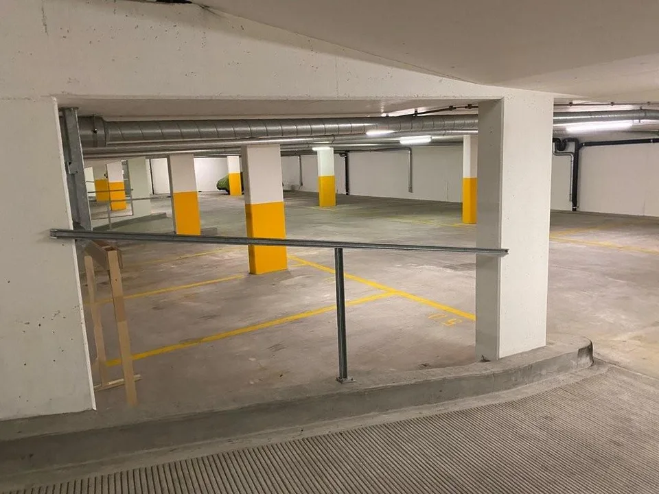 Doppel-Einstellplatz in Männedorf zu vermieten!