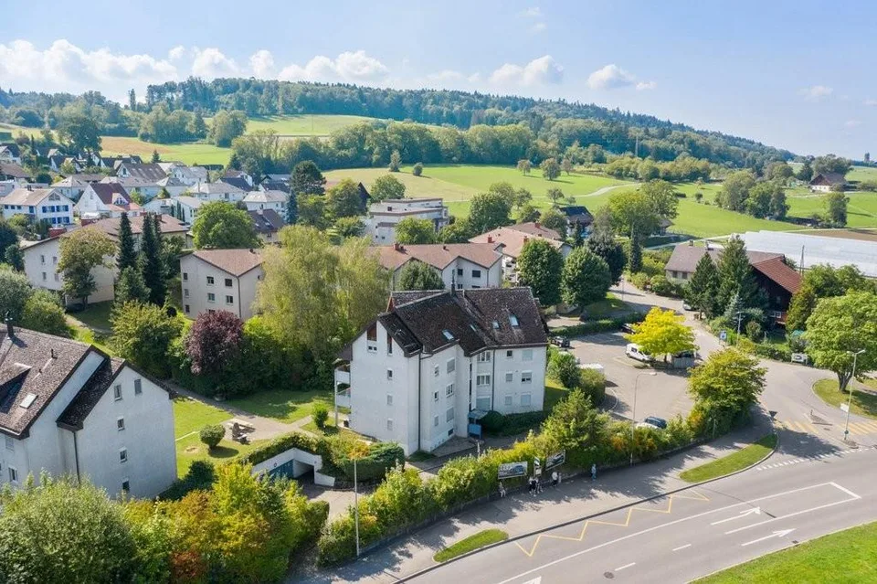 Motorrad-Einstellplatz in Regensdorf zu vermieten!