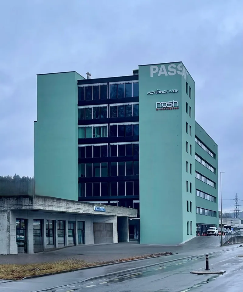 Grosszügige Gewerbeflächen zu vermieten