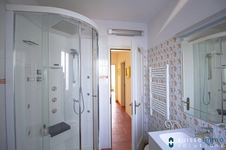 Vezia, confortevole Casa Unifamiliare con Giardino