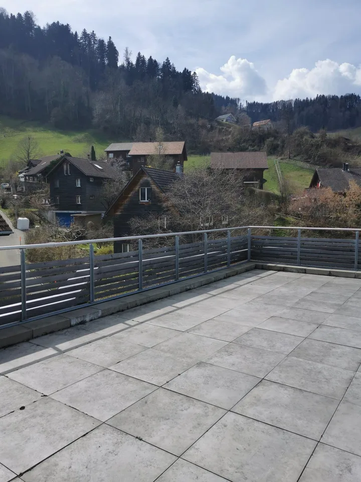 Charmante 3.5 - Dachwohnung in Brunnadern - 1. Monatsmiete geschenkt! – foto 7 di 8