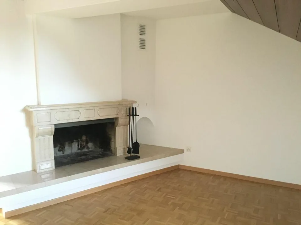 Gemütliche 3.5-Zimmer-Dachgeschosswohnung nahe Stadtzentrum – photo 8 sur 10