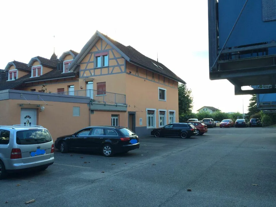 Diverse Aussenparkplätze zu vermieten
