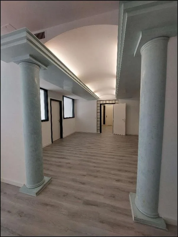 UFFICIO 6 LOCALI (217 mq) CON SPLENDIDA VISTA LAGO – Foto 6 von 8